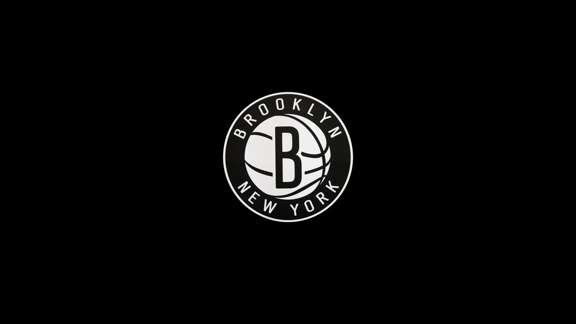 未来足球：场地融入AR球门、智能哨声，赛事更精彩，足球智能设备
